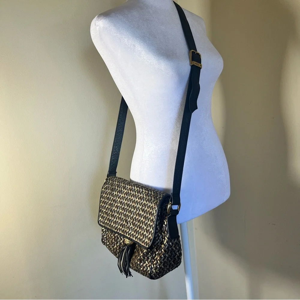 Elegant Woven Crossbody Bag with Tassel - REMARKABLE! - Picture 6 of 14